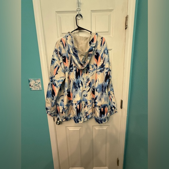 Women’s Hooded WindBreaker - Picture 7 of 7